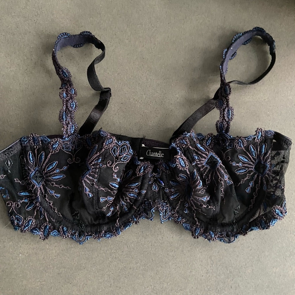 💜💙 NWOT Chantelle 32B balconnet Bra